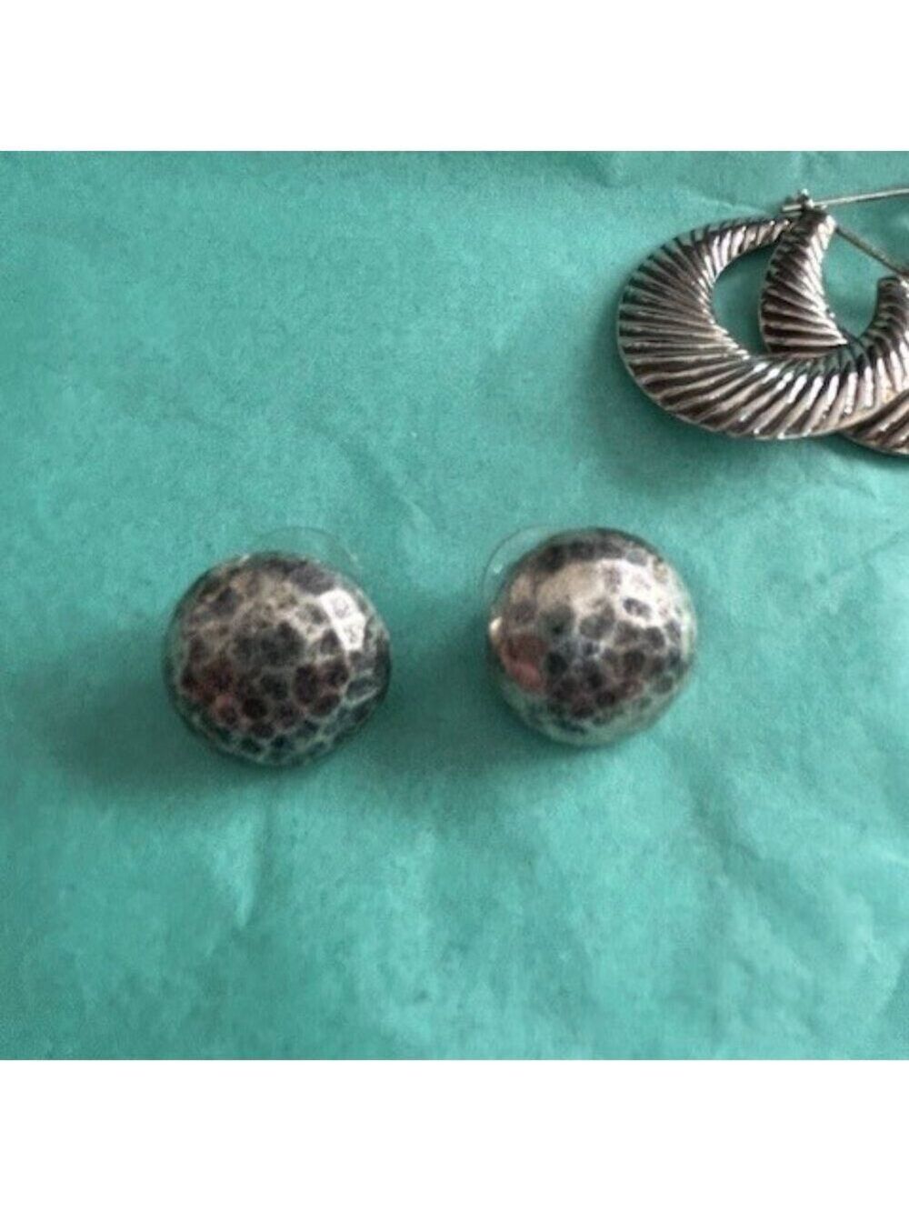 3 pairs of silver tone earrings and a delicate silver chain - Picture 4 of 8